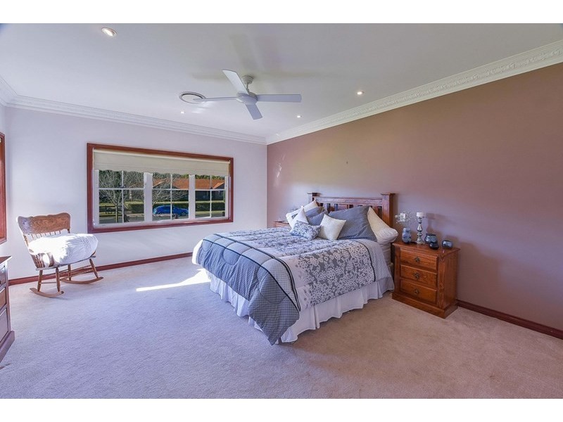 5 Davies Place, Picton NSW 2571