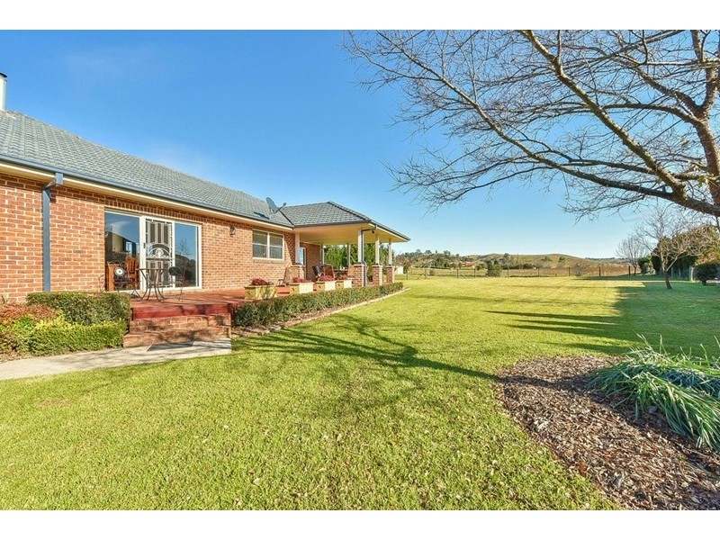 5 Davies Place, Picton NSW 2571