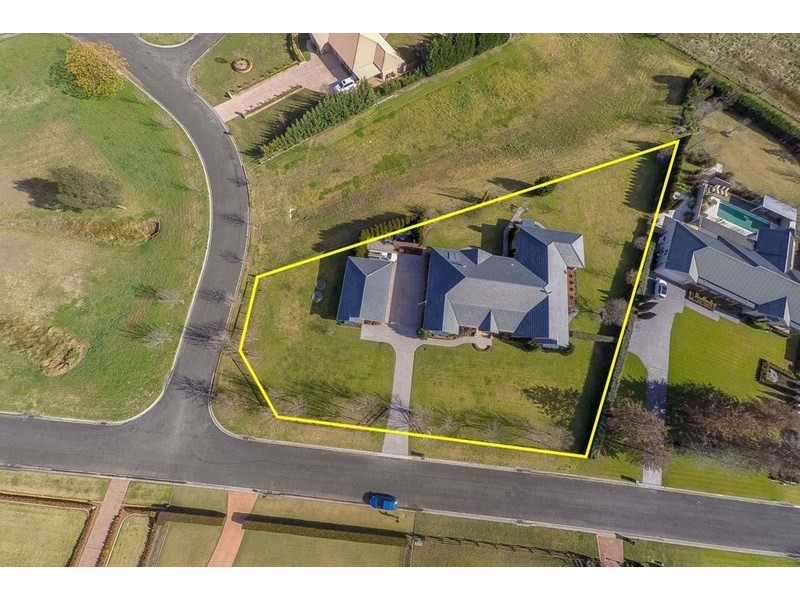 5 Davies Place, Picton NSW 2571