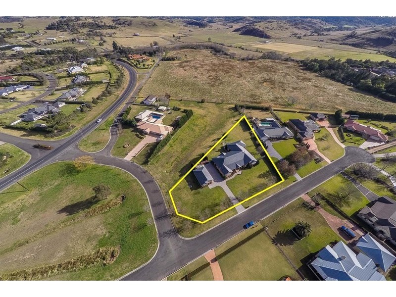 5 Davies Place, Picton NSW 2571