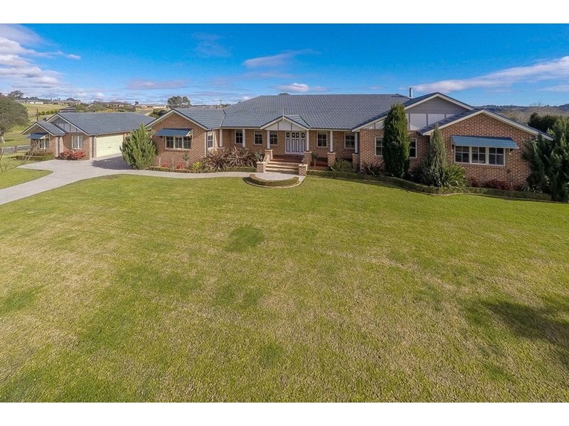 5 Davies Place, Picton NSW 2571