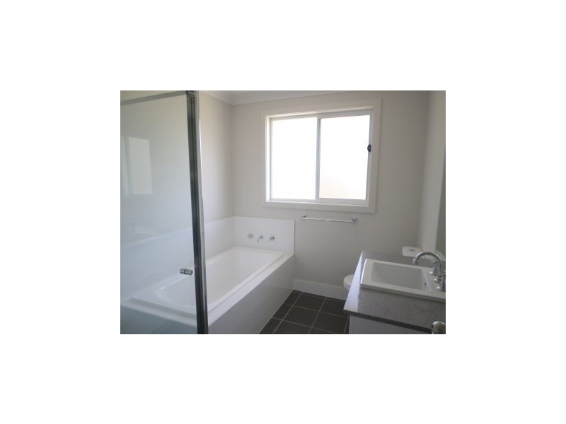 9 River Road, Tahmoor NSW 2573