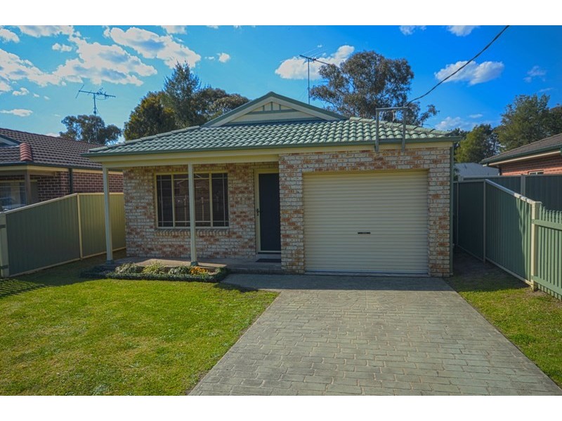 69b Thirlmere Way, Tahmoor NSW 2573