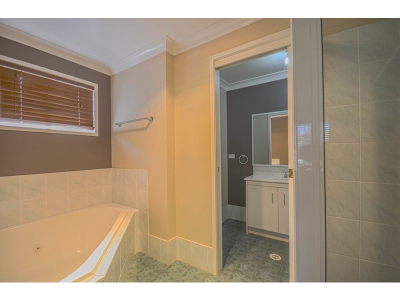 69b Thirlmere Way, Tahmoor NSW 2573
