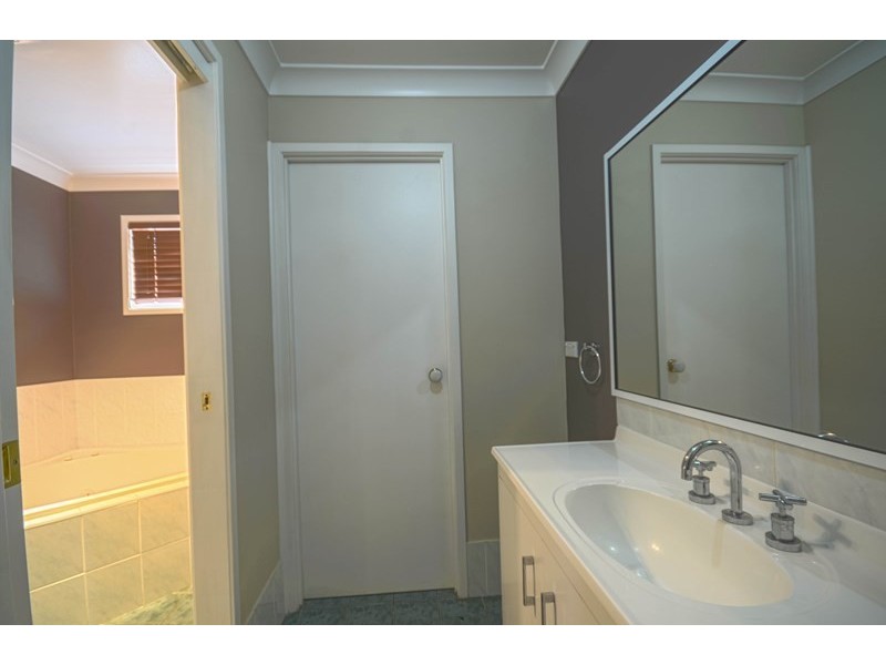 69b Thirlmere Way, Tahmoor NSW 2573
