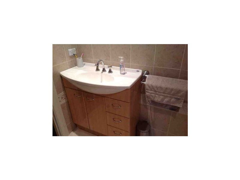 2/104 Menangle Street, Picton NSW 2571