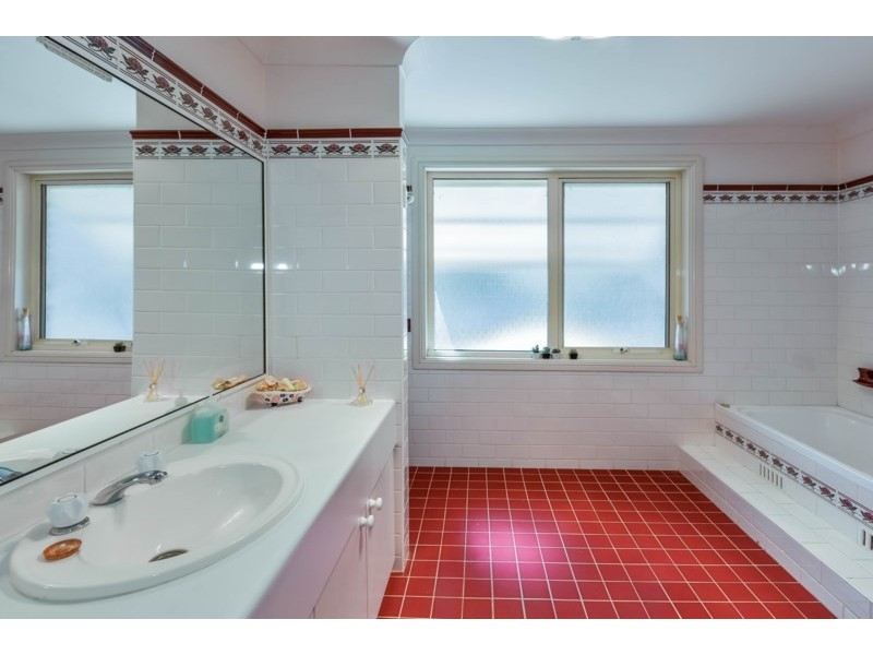 9 Hill Street, Picton NSW 2571