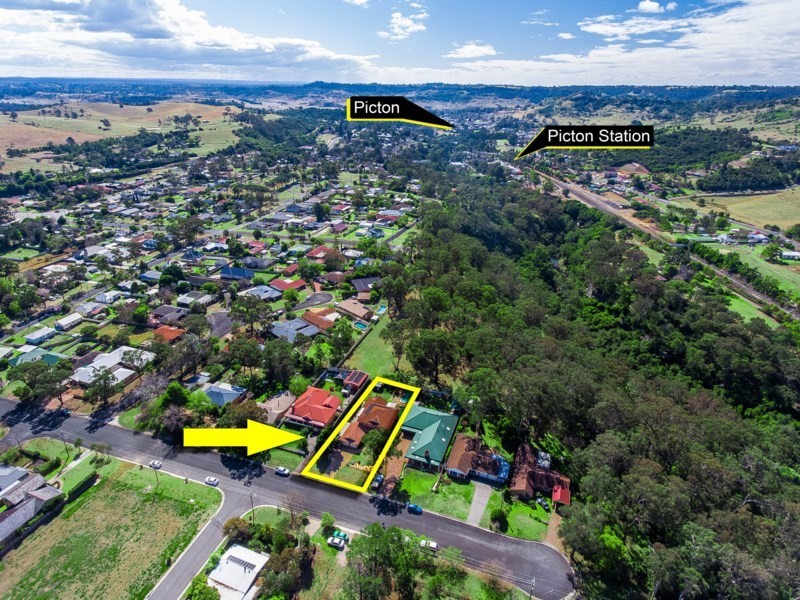 9 Hill Street, Picton NSW 2571