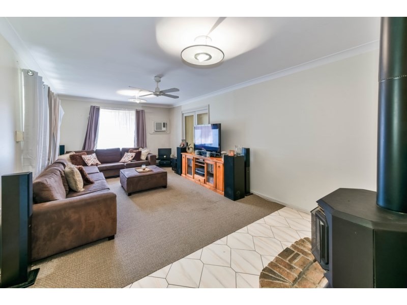 74 Westbourne Avenue, Thirlmere NSW 2572