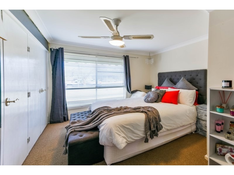 74 Westbourne Avenue, Thirlmere NSW 2572