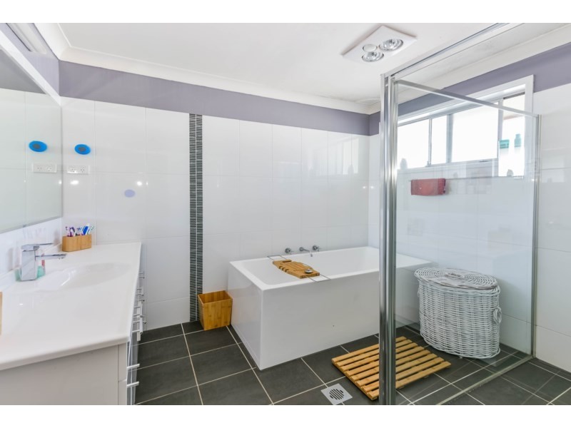 74 Westbourne Avenue, Thirlmere NSW 2572