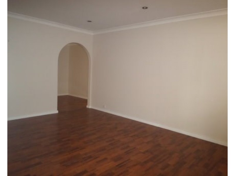 381 Thirlmere Way, Thirlmere NSW 2572