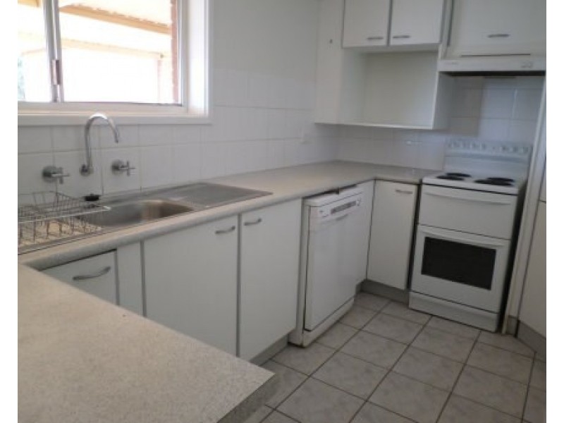 381 Thirlmere Way, Thirlmere NSW 2572