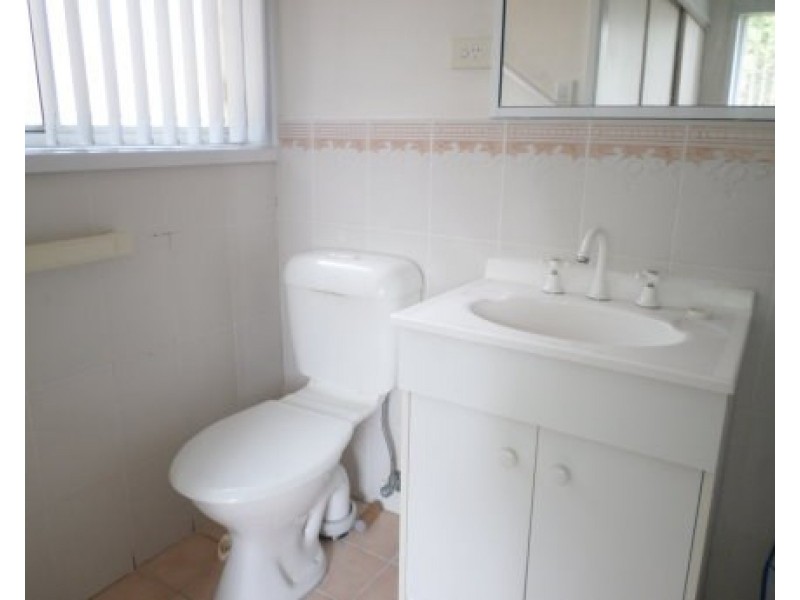 381 Thirlmere Way, Thirlmere NSW 2572