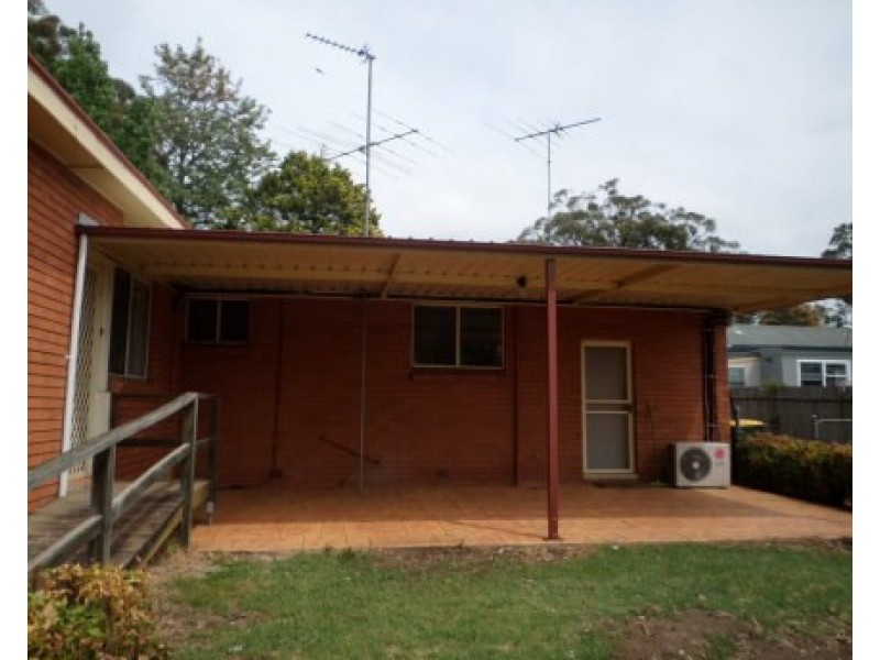 381 Thirlmere Way, Thirlmere NSW 2572