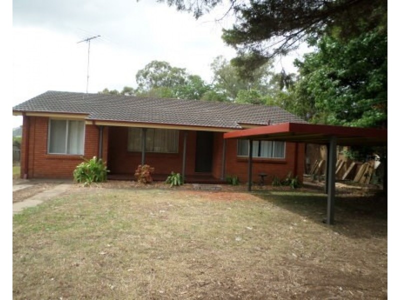 381 Thirlmere Way, Thirlmere NSW 2572