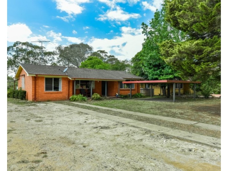 381 Thirlmere Way, Thirlmere NSW 2572