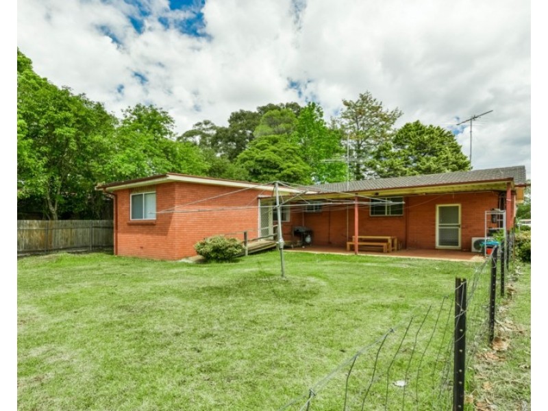 381 Thirlmere Way, Thirlmere NSW 2572