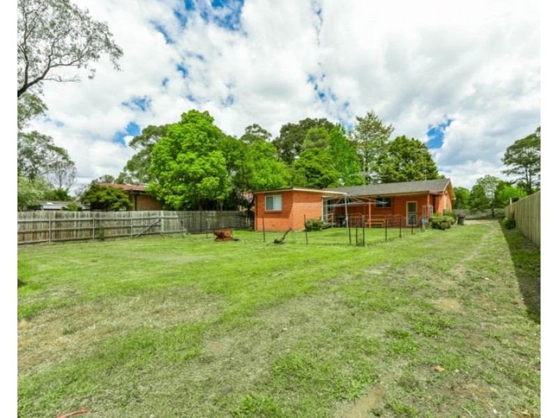 381 Thirlmere Way, Thirlmere NSW 2572