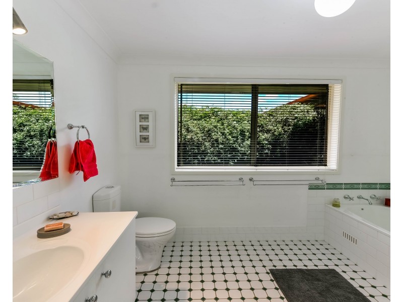 25 Coldenham Road, Picton NSW 2571