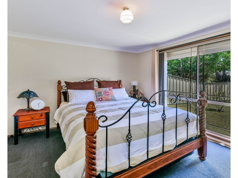 329 Thirlmere Way, Thirlmere NSW 2572