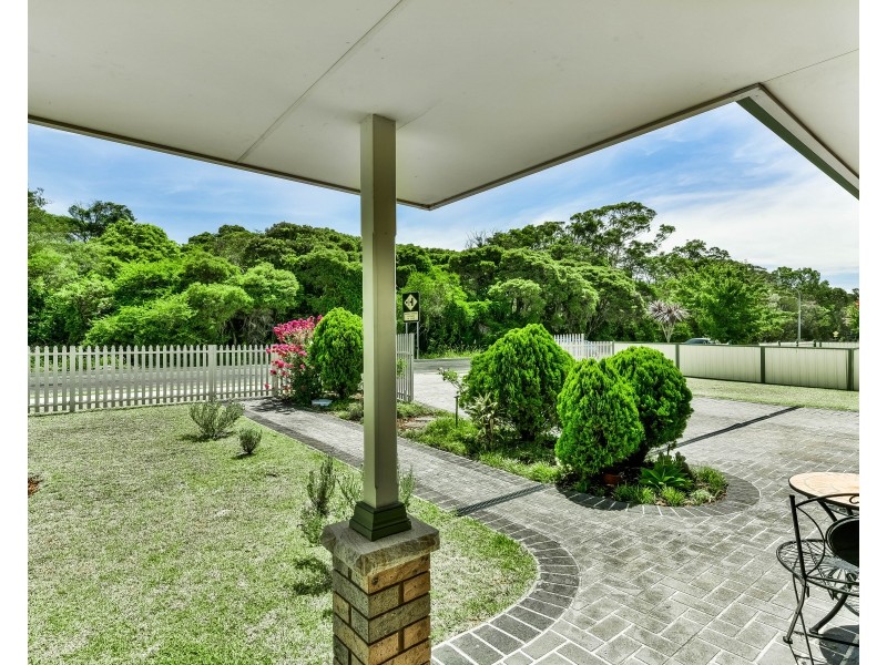329 Thirlmere Way, Thirlmere NSW 2572