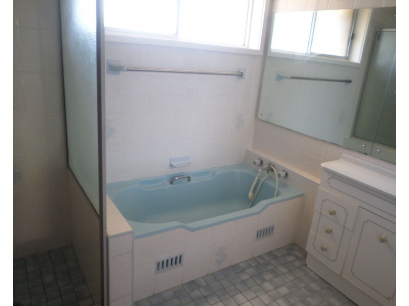 25 Heathcote Street, Picton NSW 2571