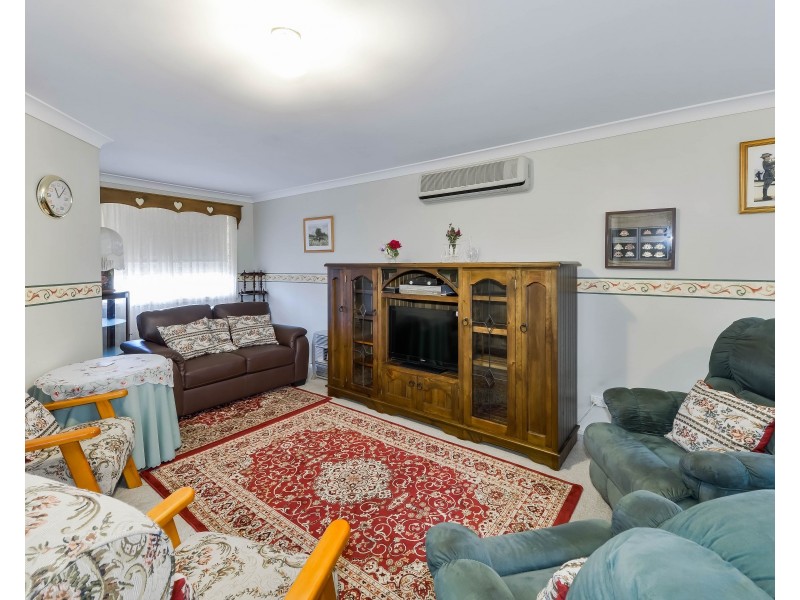 2/5 Madigan Grove, Thirlmere NSW 2572