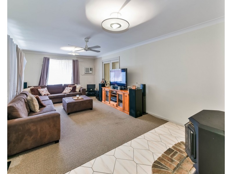 74 Westbourne Avenue, Thirlmere NSW 2572