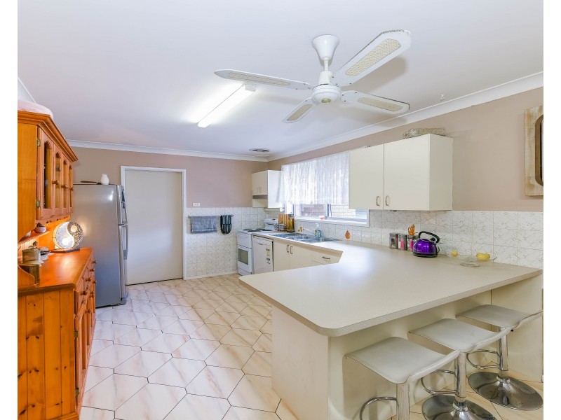 74 Westbourne Avenue, Thirlmere NSW 2572