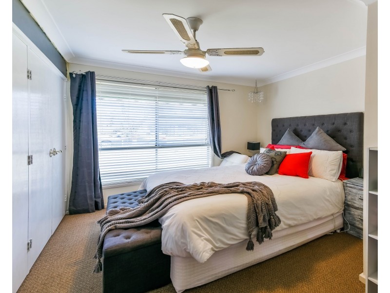74 Westbourne Avenue, Thirlmere NSW 2572