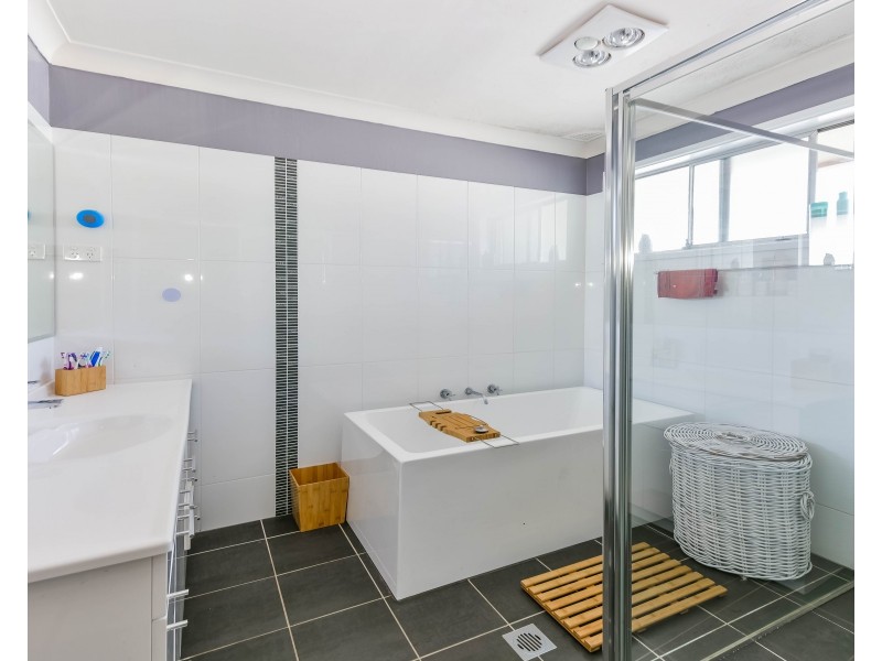 74 Westbourne Avenue, Thirlmere NSW 2572