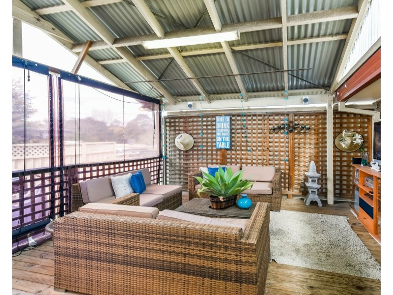 74 Westbourne Avenue, Thirlmere NSW 2572