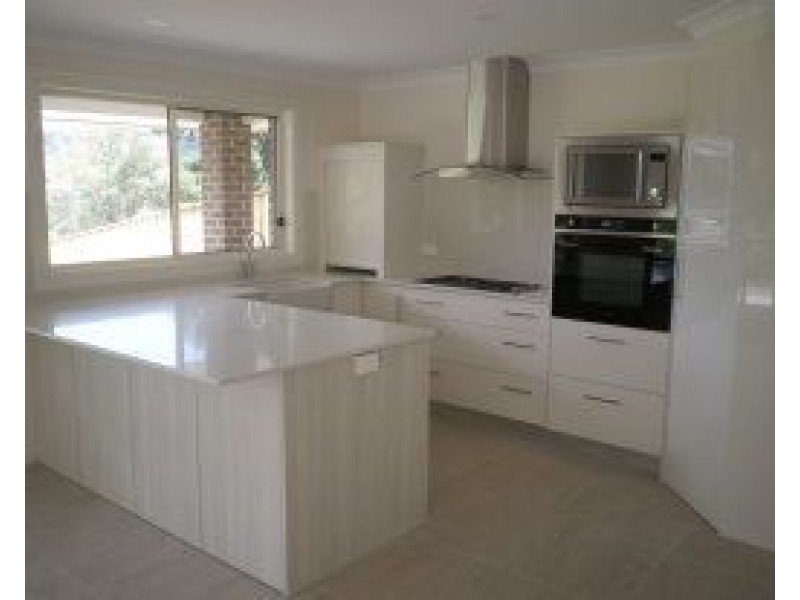 26 Picton Avenue, Picton NSW 2571