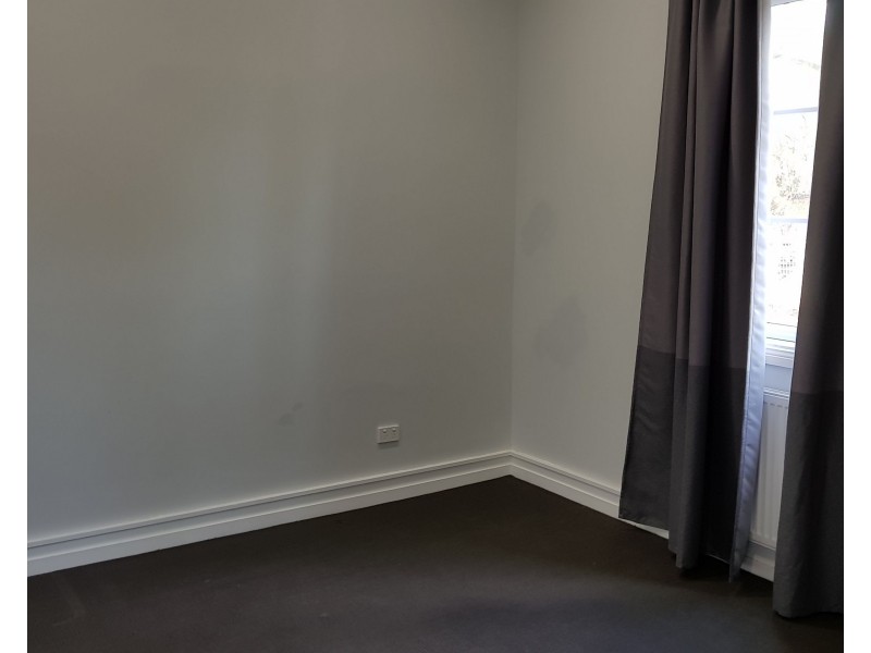 10 Picton Road, Picton NSW 2571