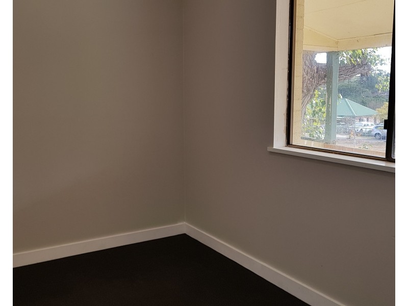 10 Picton Road, Picton NSW 2571