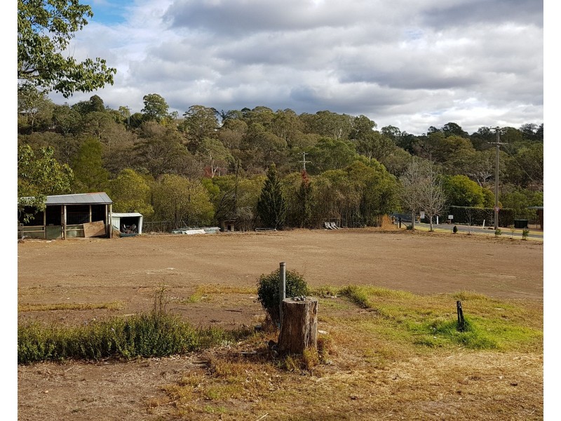 10 Picton Road, Picton NSW 2571