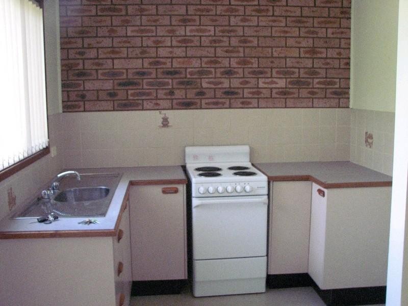 8/10 Windeyer Street, Thirlmere NSW 2572