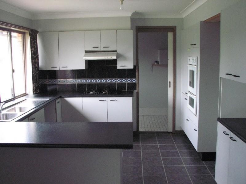 9 Ramsay Street, Picton NSW 2571