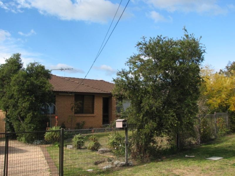 4 Amblecote Place, Tahmoor NSW 2573