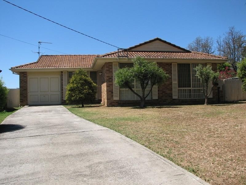 2/28 Abelia Street, Tahmoor NSW 2573