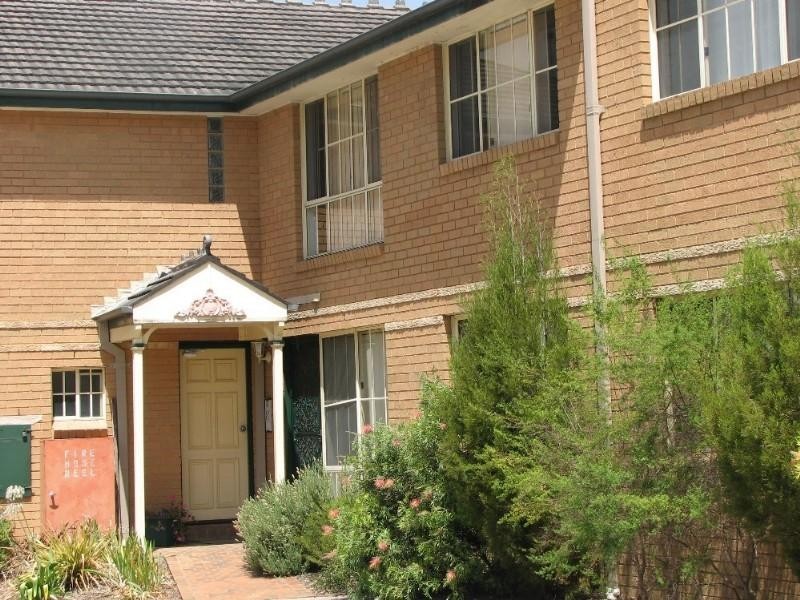 7/4 Margaret Street, Picton NSW 2571