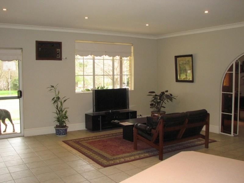 802 Thirlmere Way, Picton NSW 2571