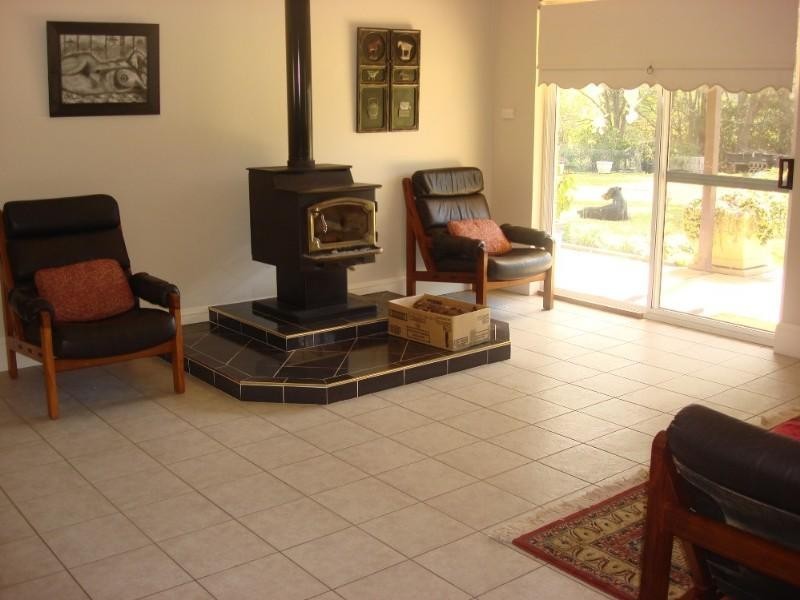 802 Thirlmere Way, Picton NSW 2571