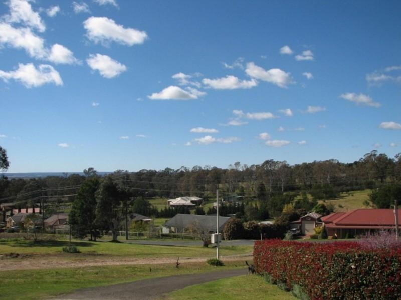 37 Moorland Road, Tahmoor NSW 2573