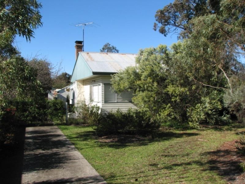 319 Thirlmere Way, Thirlmere NSW 2572