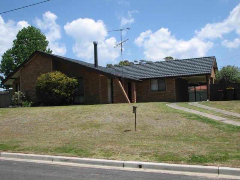 9 Stuart Place, Tahmoor NSW 2573