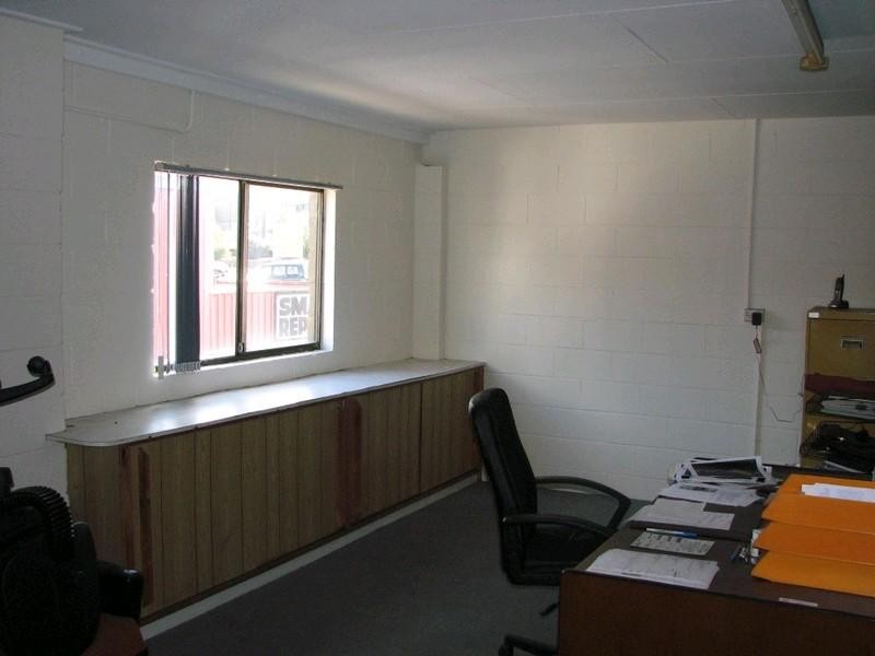 1/2 Bollard Place, Picton NSW 2571