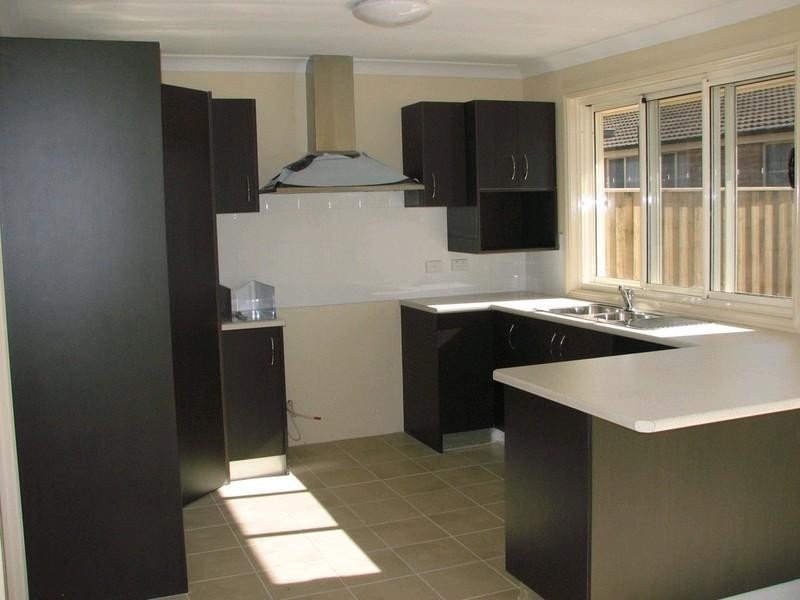 16 Valerie Street, Tahmoor NSW 2573