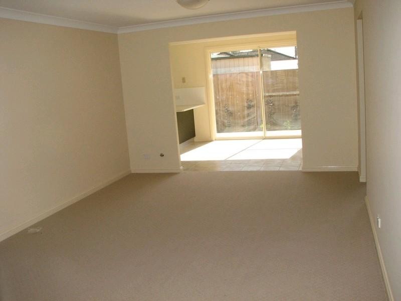 16 Valerie Street, Tahmoor NSW 2573